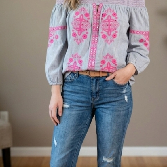 Tops - Chic Gray Blouse with Pink Embroidery